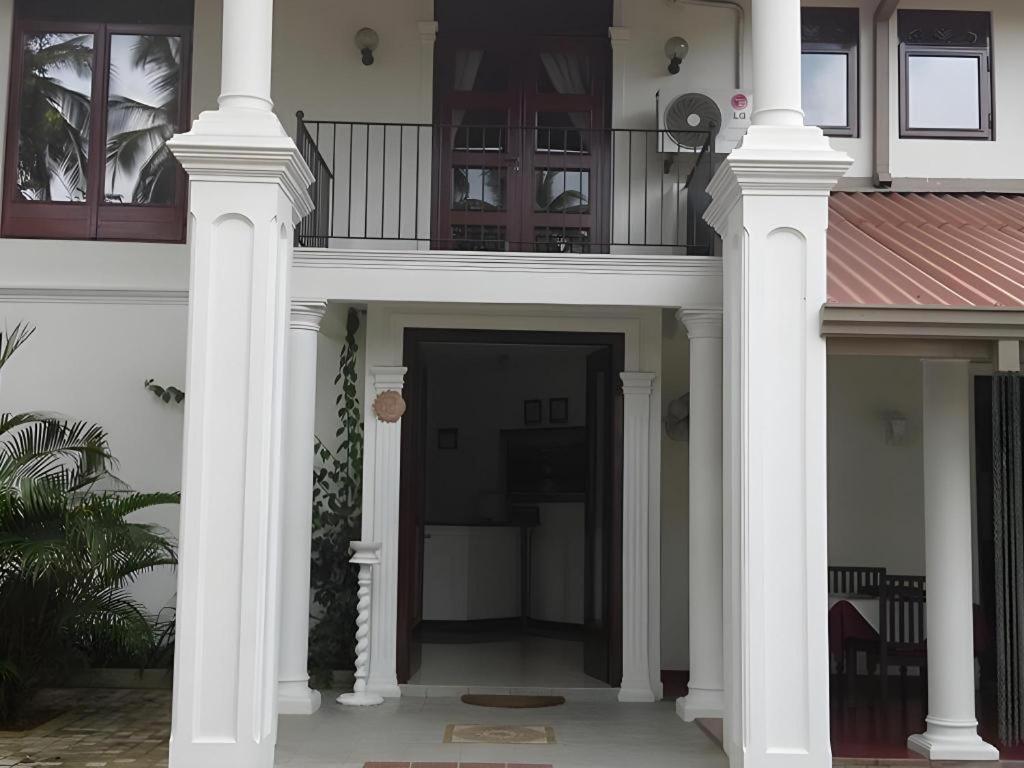 The Mgs Hotel Elpitiya  Exteriör bild