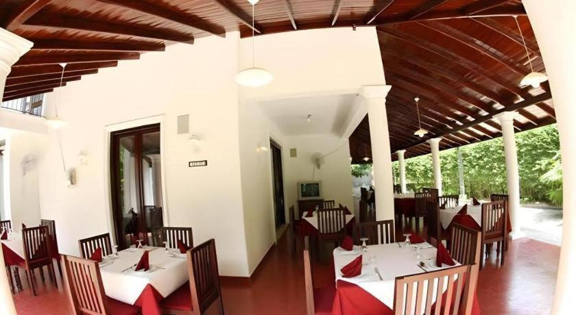 The Mgs Hotel Elpitiya  Exteriör bild
