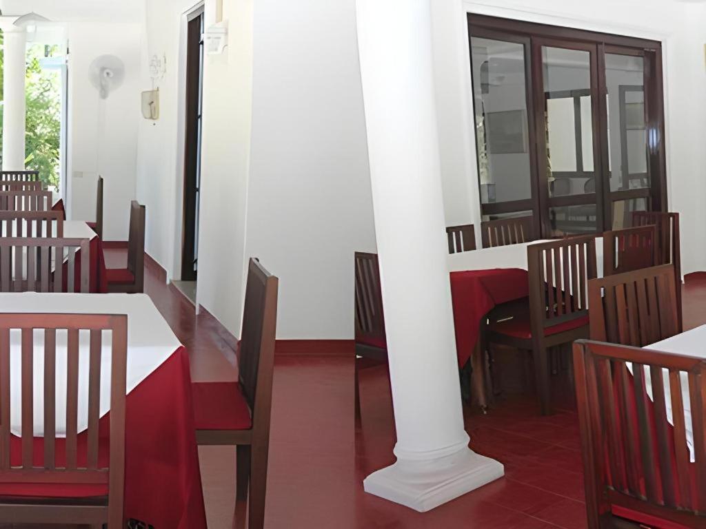 The Mgs Hotel Elpitiya  Exteriör bild