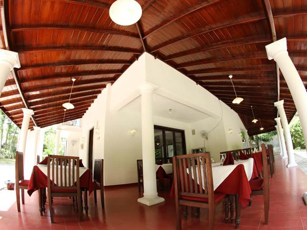 The Mgs Hotel Elpitiya  Exteriör bild