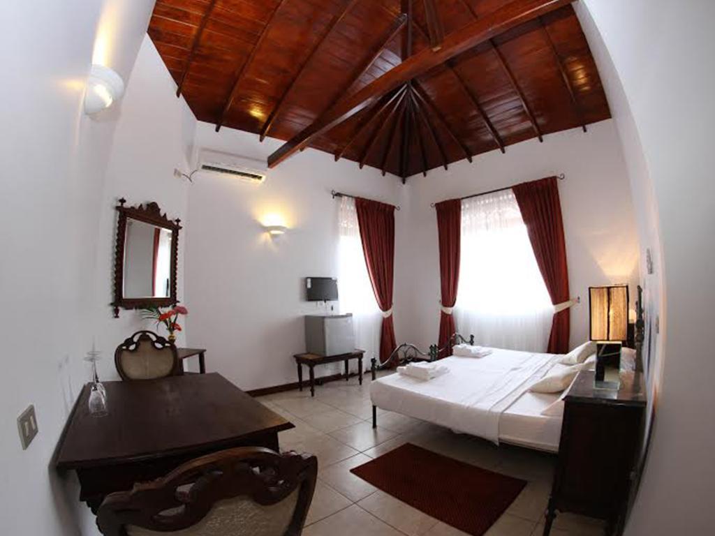 The Mgs Hotel Elpitiya  Exteriör bild