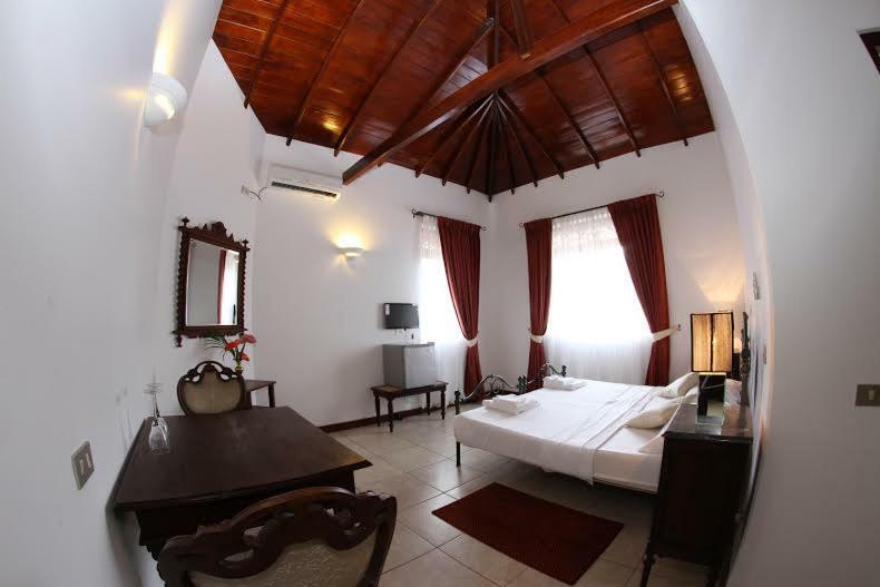 The Mgs Hotel Elpitiya  Exteriör bild